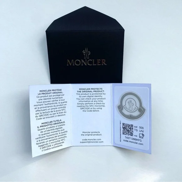 Authentic Moncler Shield Sunglasses with original cloth and case - Picture 6 of 6